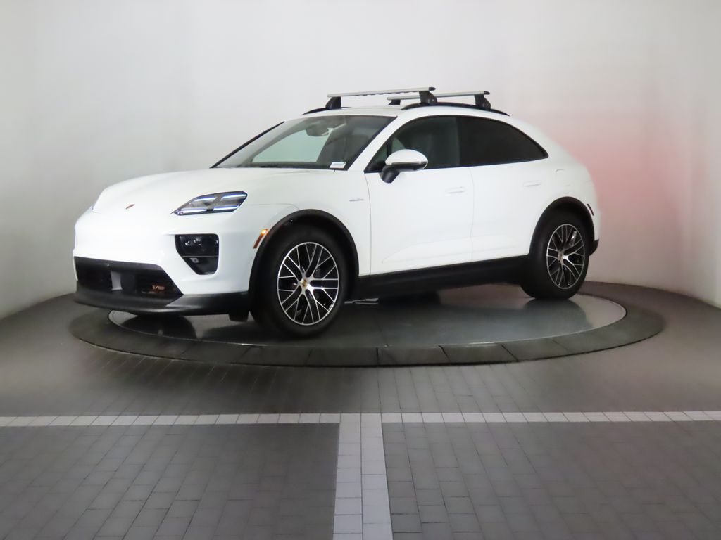 2025 Porsche Macan Base