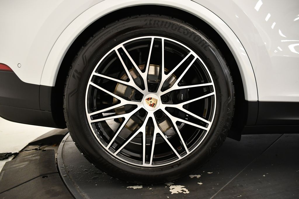 Thumbnail: 2025 Porsche  - 18