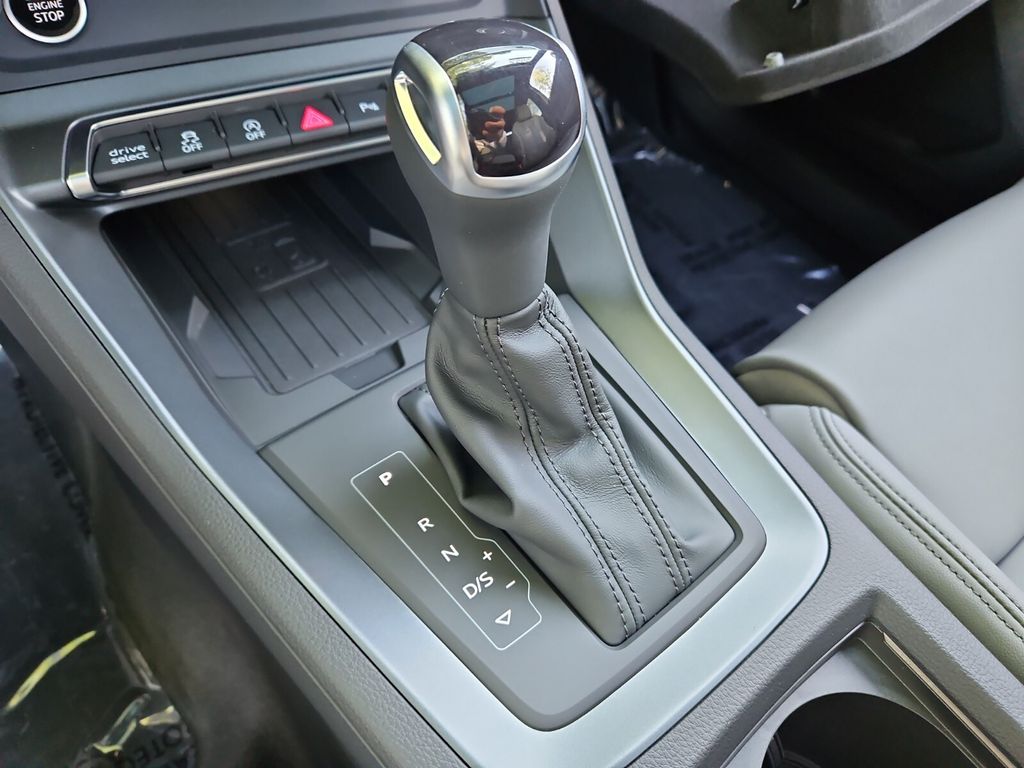 2025 Audi Q3 Premium photo