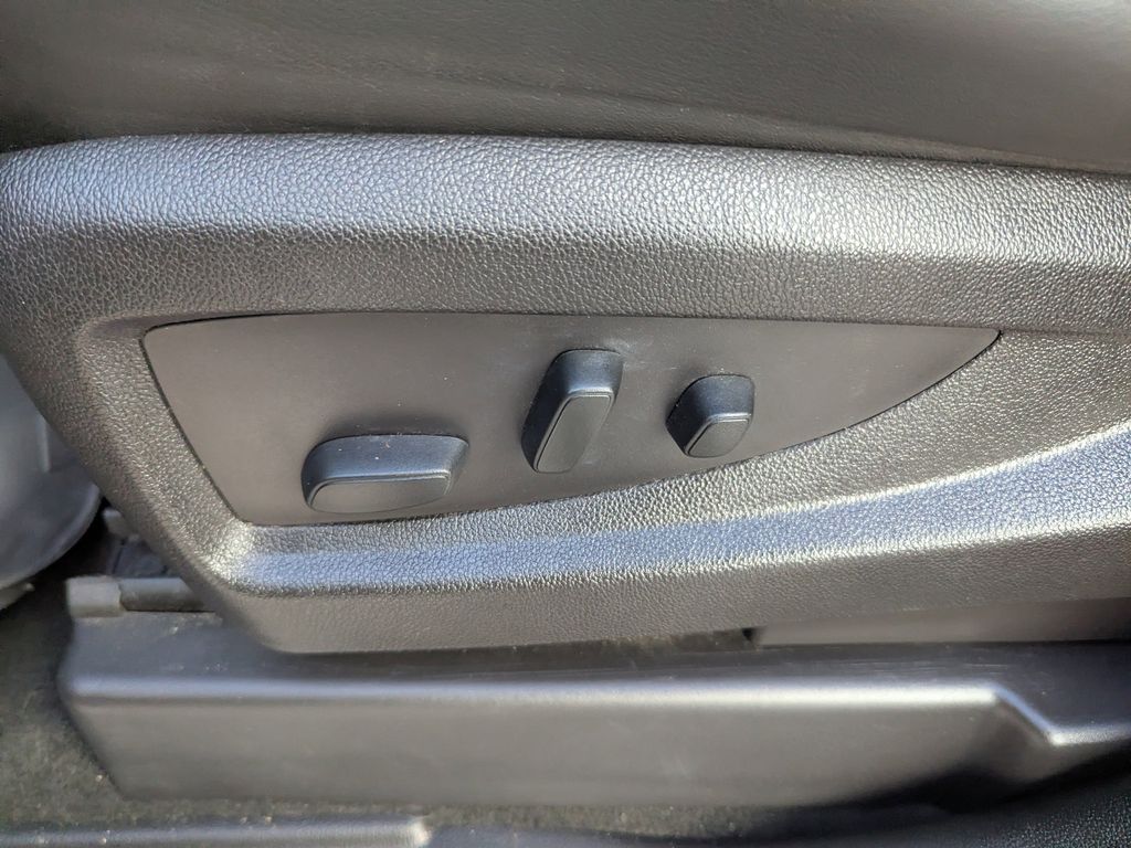 used 2016 GMC Yukon XL car, priced at $20,991