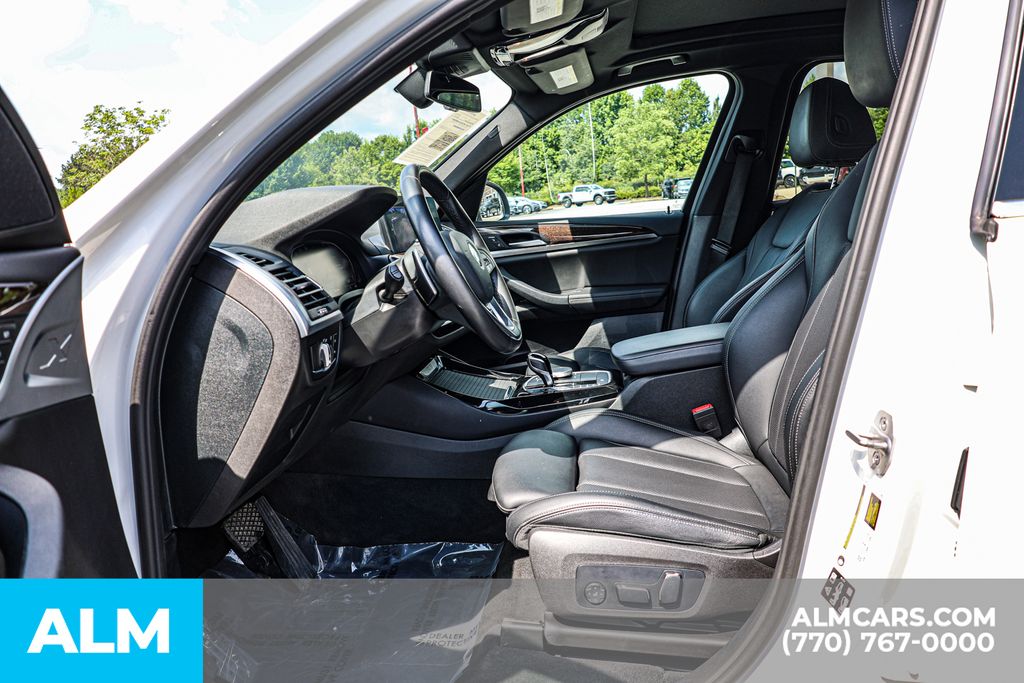 Used 2024 White BMW xDrive30i image 18