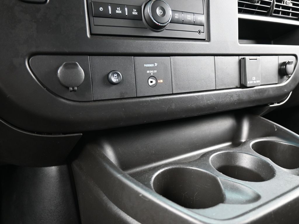 Used 2024 Summit White Chevrolet Work Van image 24