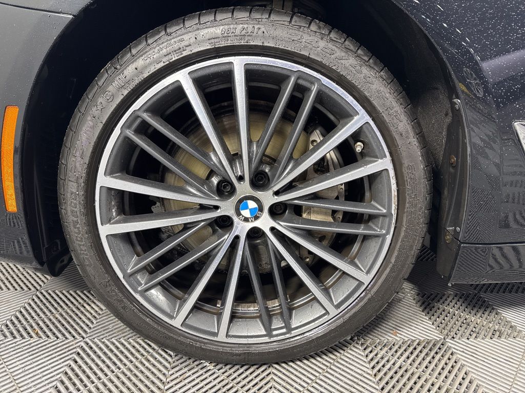 Thumbnail: 2023 BMW 5 Series - 9