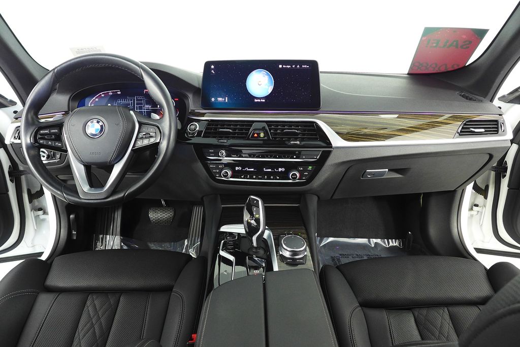 Thumbnail: 2022 BMW 5 Series - 24