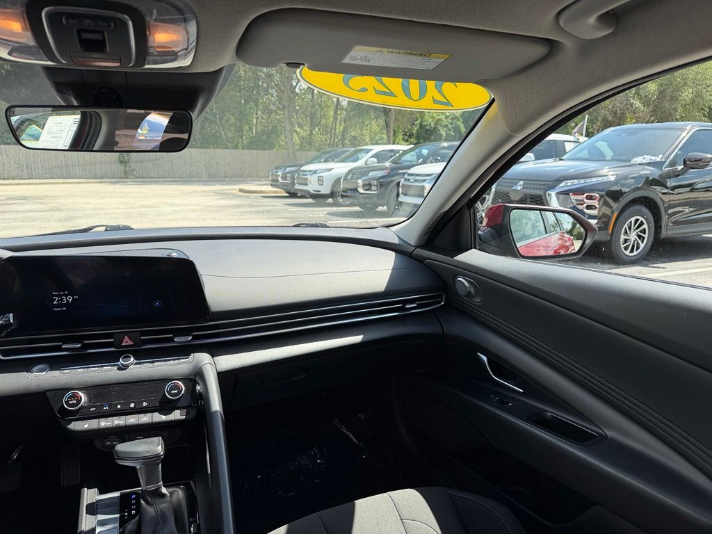 Used 2025 Hyundai Elantra Sedan