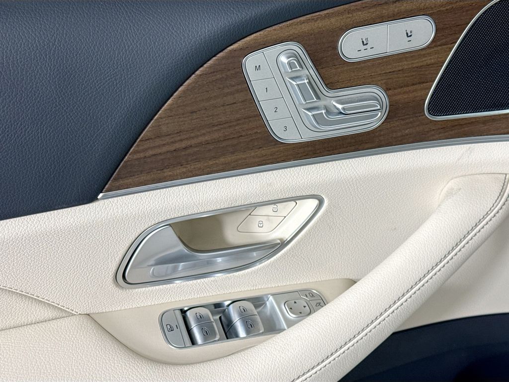 Thumbnail: 2026 Mercedes-Benz GLE - 25