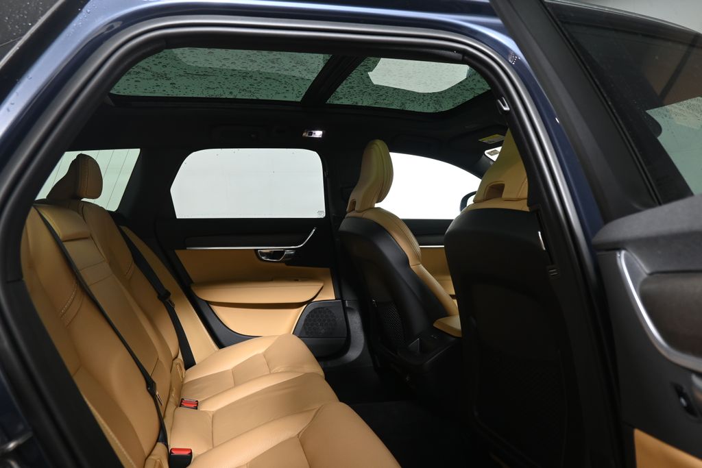 Thumbnail: 2020 Volvo S90 - 24