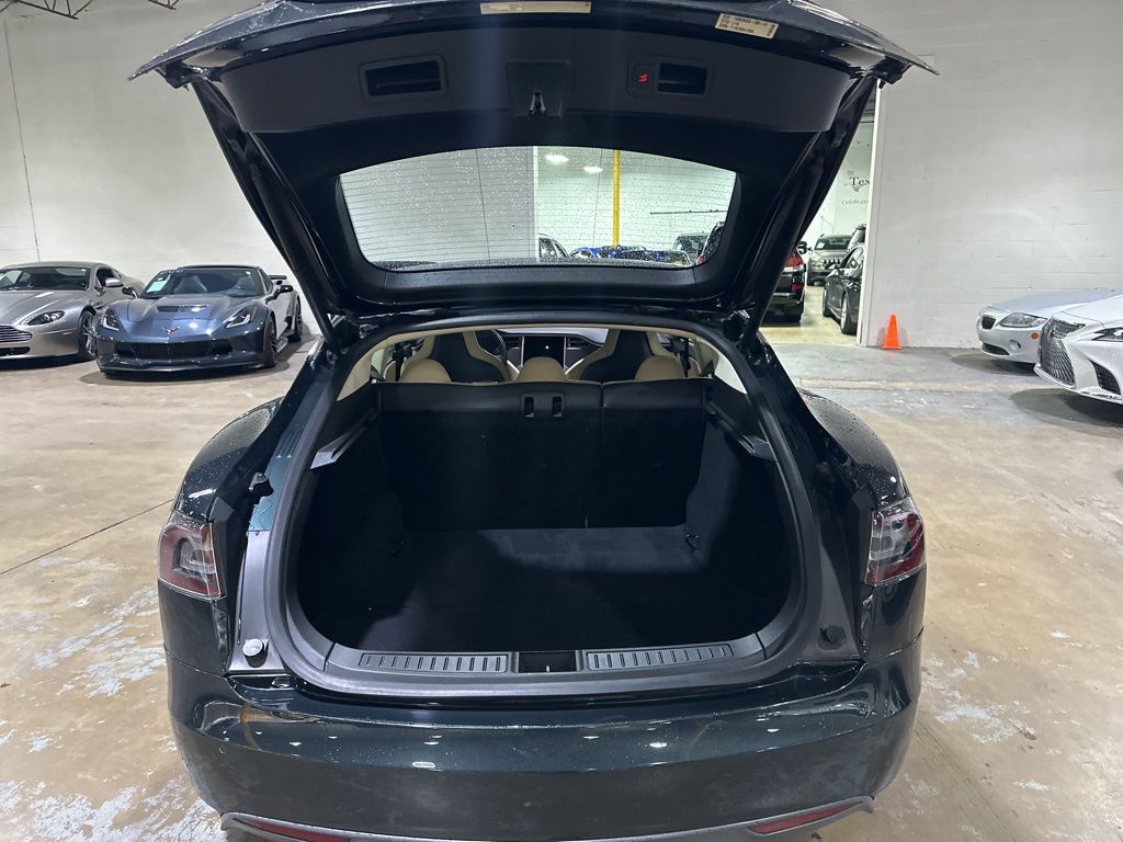 2014 Tesla Model S P85D 16