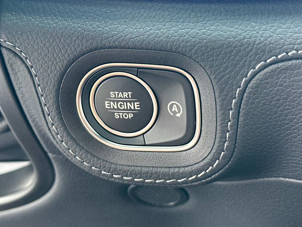 Thumbnail: 2026 Mercedes-Benz GLE - 13