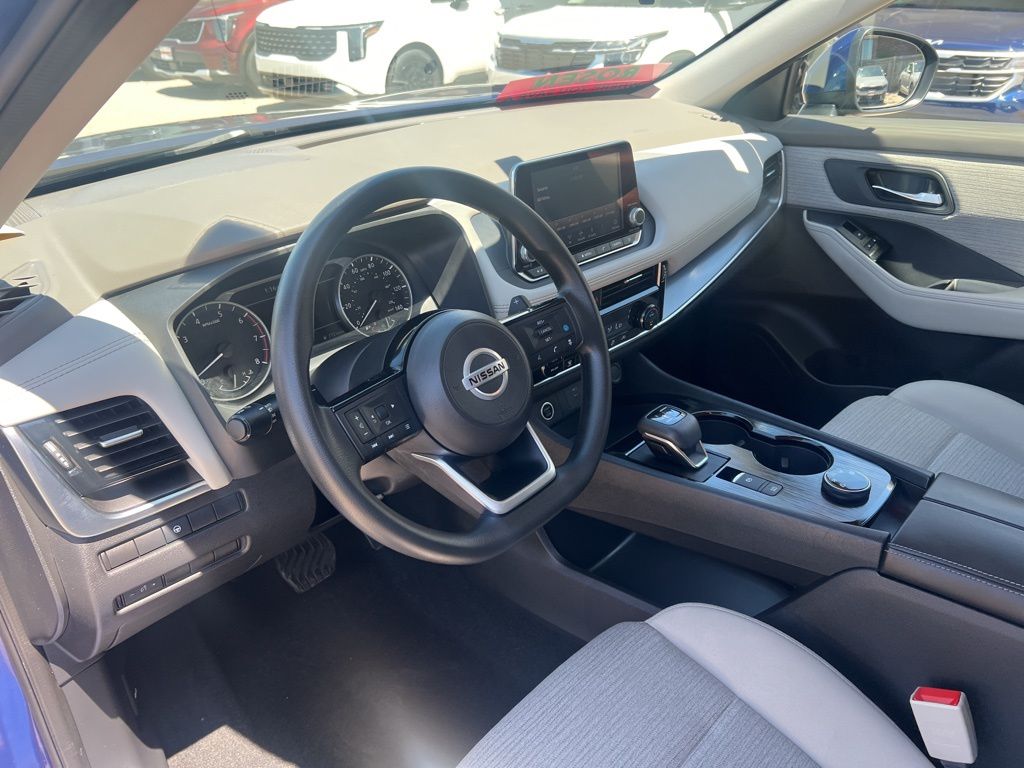 2021 Nissan Rogue SV photo