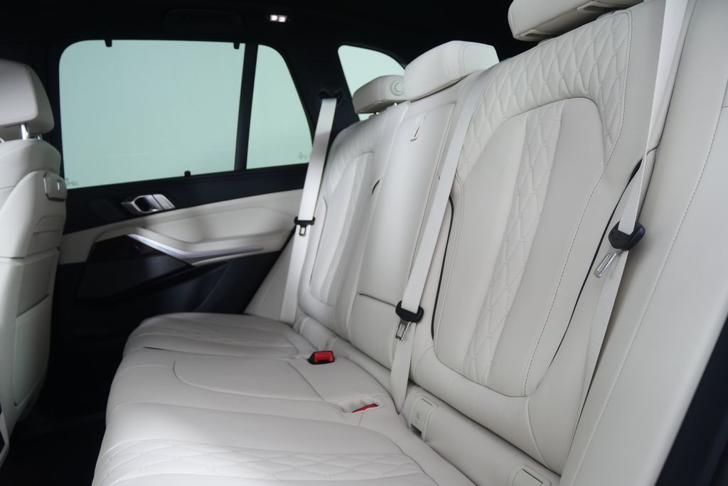 Thumbnail: 2026 BMW X5 - 16