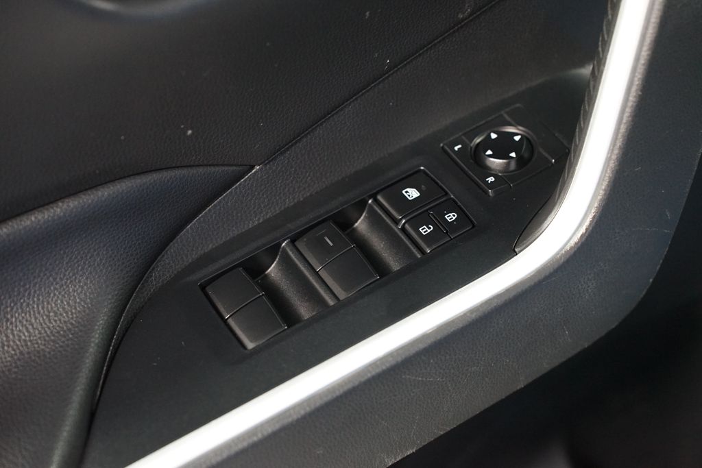 Thumbnail: 2021 Toyota RAV4 - 28