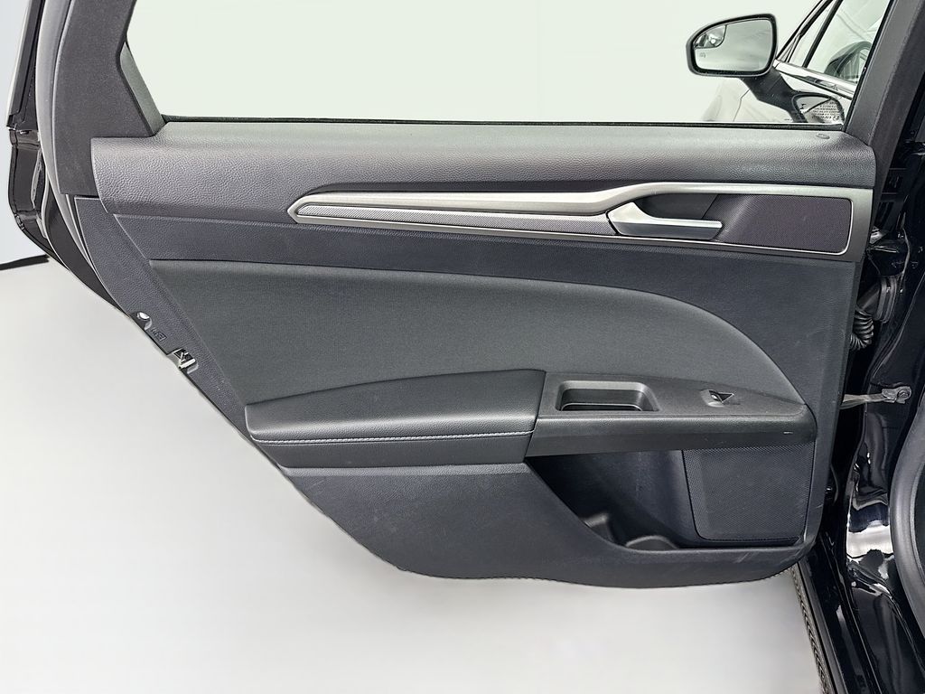 Thumbnail: 2018 Ford Fusion - 24