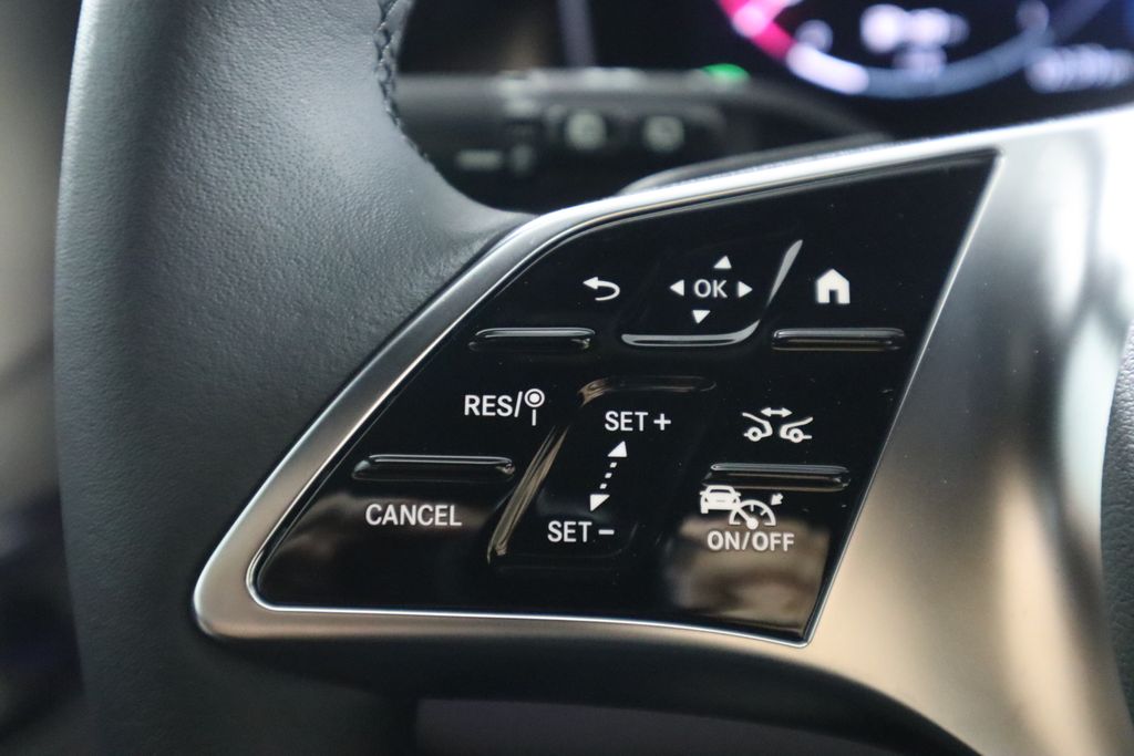 2025 Mercedes-Benz GLC 350 12