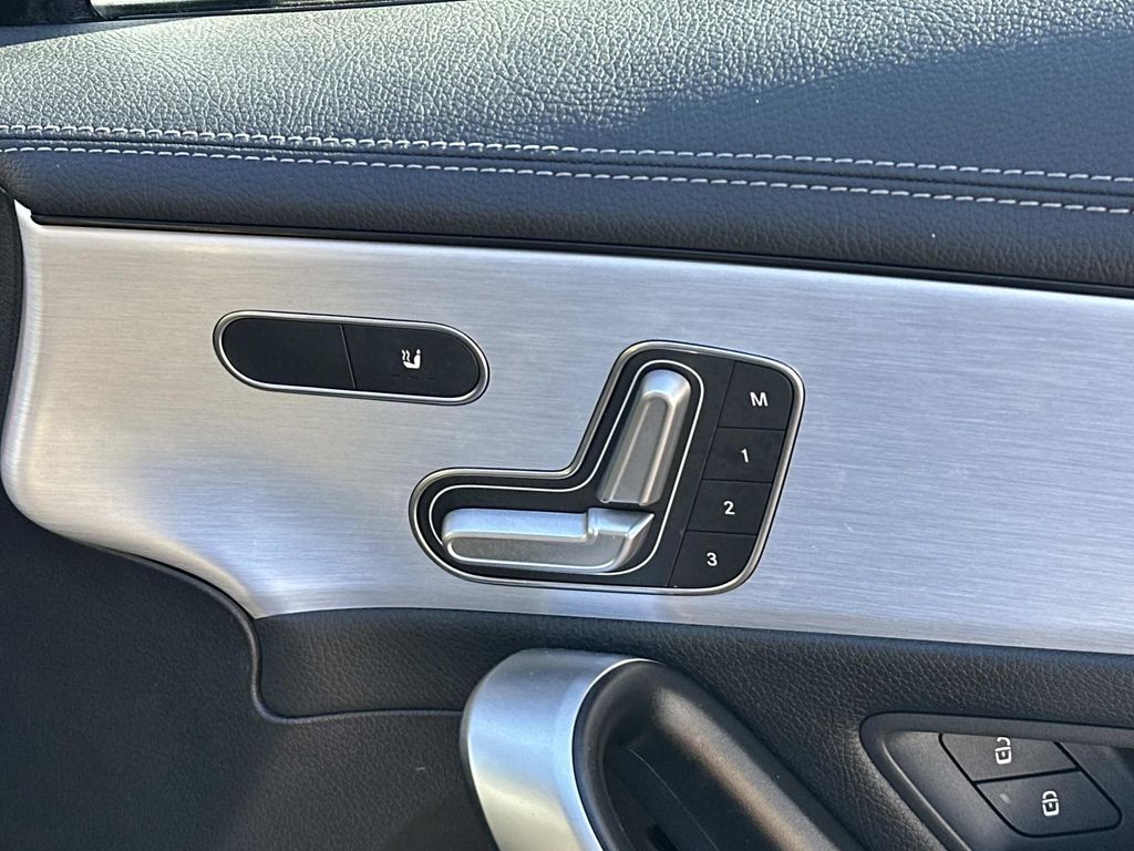 Thumbnail: 2020 Mercedes-Benz CLA - 20