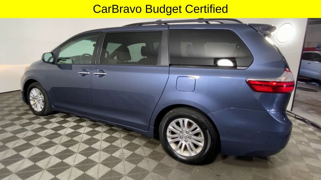 2015 Toyota Sienna XLE 6