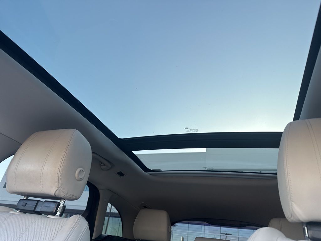 Thumbnail: 2018 Land Rover Range Rover Velar - 9