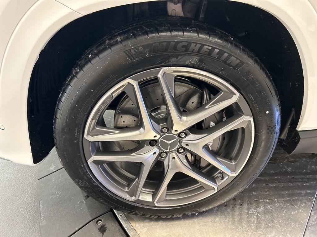 Thumbnail: 2026 Mercedes-Benz GLE - 10