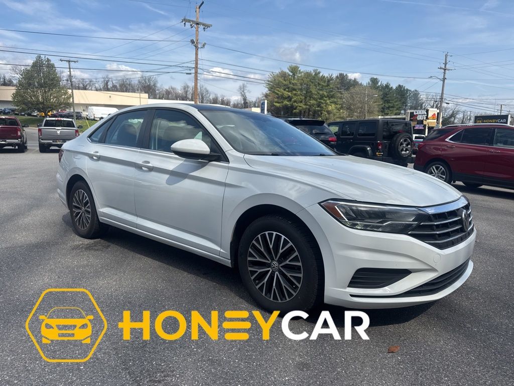 Pure White 2021 Volkswagen Jetta SE FWD Sedan Front-Wheel Drive 8-Speed Automatic