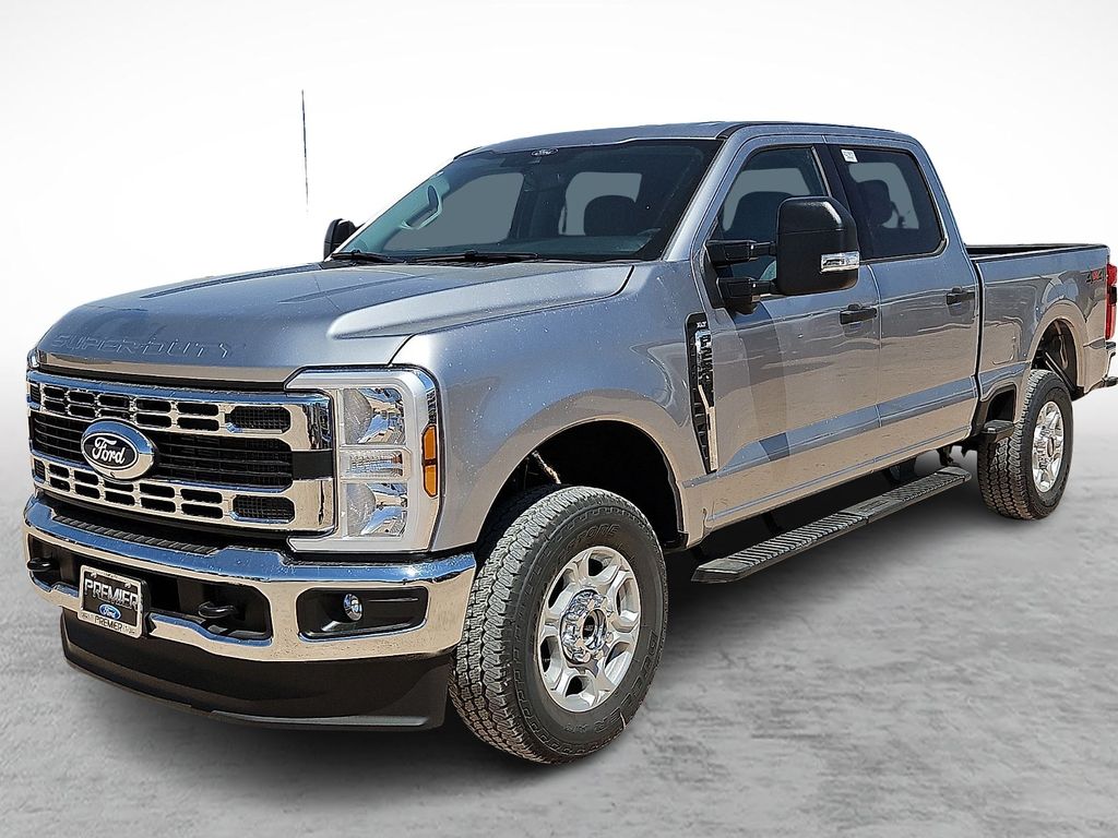 New 2027 Silver Ford XLT image 5