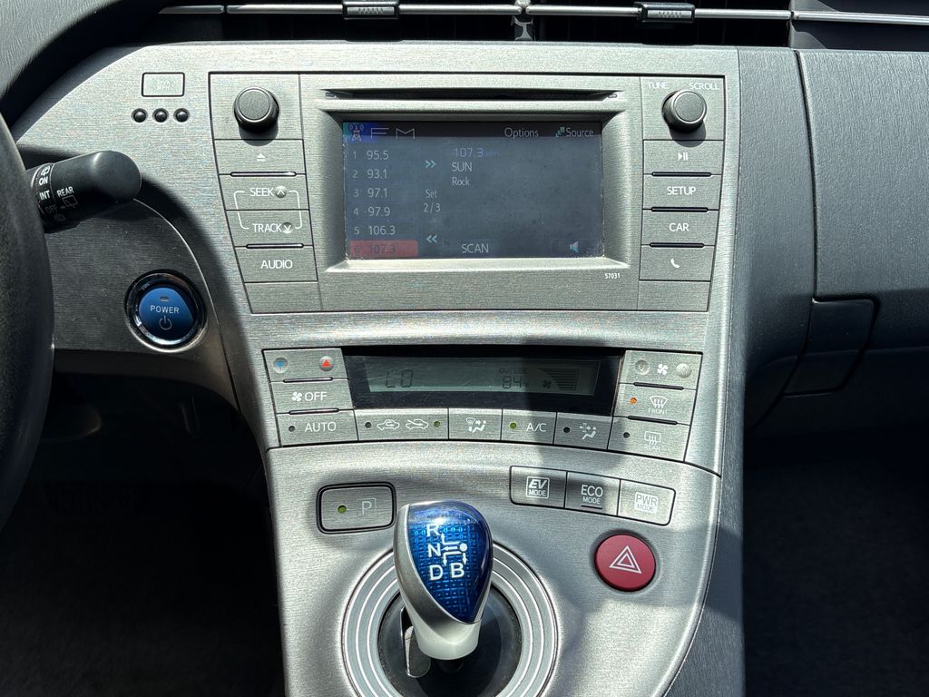 Used 2014 White Toyota Two image 24