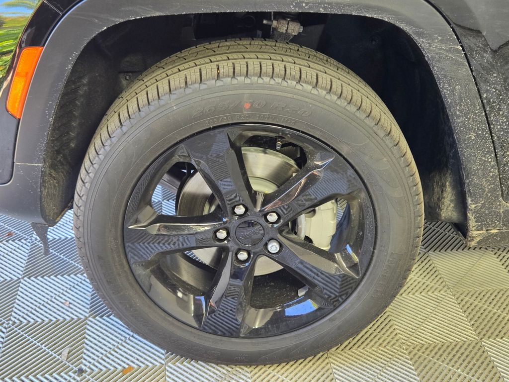 new 2025 Jeep Grand Cherokee L car, priced at $32,830