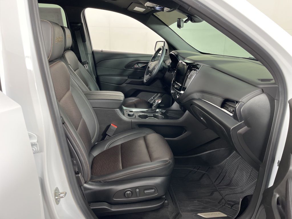 Thumbnail: 2023 Chevrolet Traverse - 6