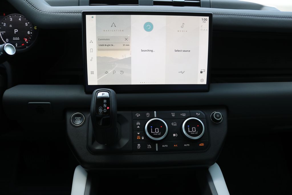 Used 2025  Land Rover X-Dynamic SE image 23