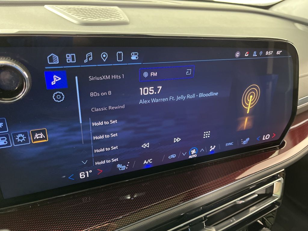 2024 Chevrolet Traverse Z71 32