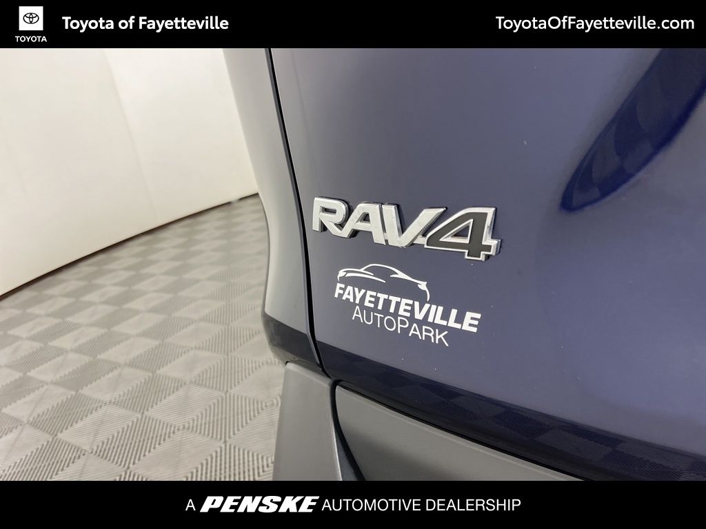 2023 Toyota RAV4 XLE 3