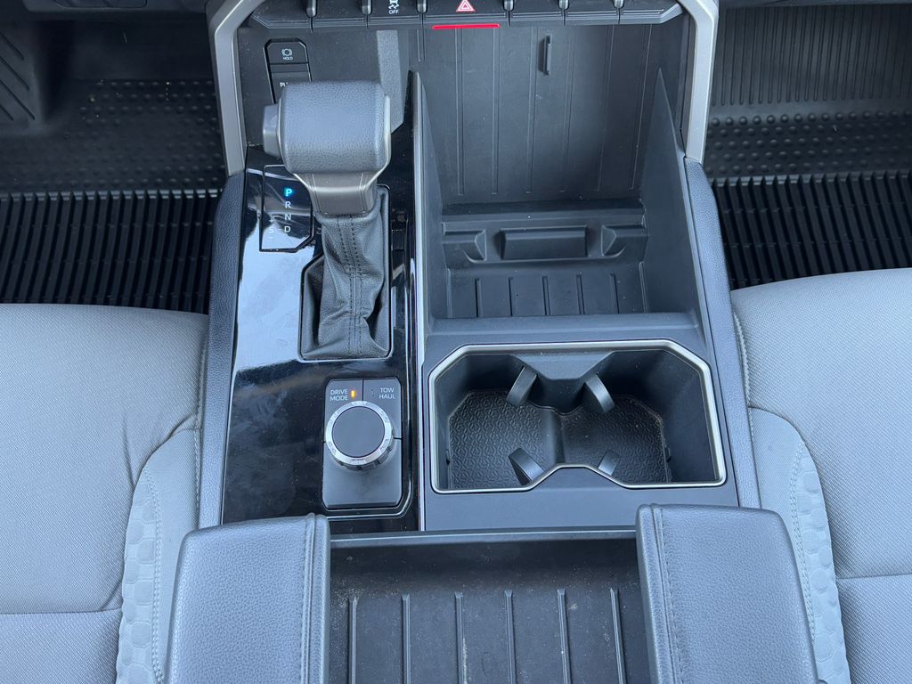 Thumbnail: 2022 Toyota Tundra - 18