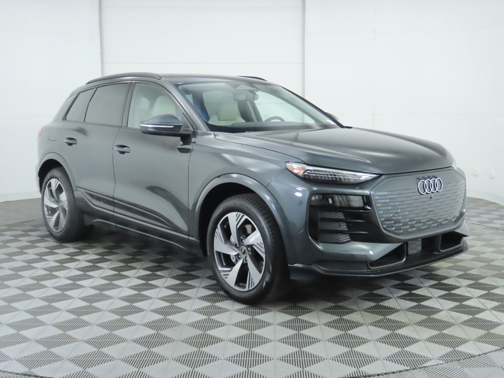 Thumbnail: 2025 Audi Q6 e-tron - 3