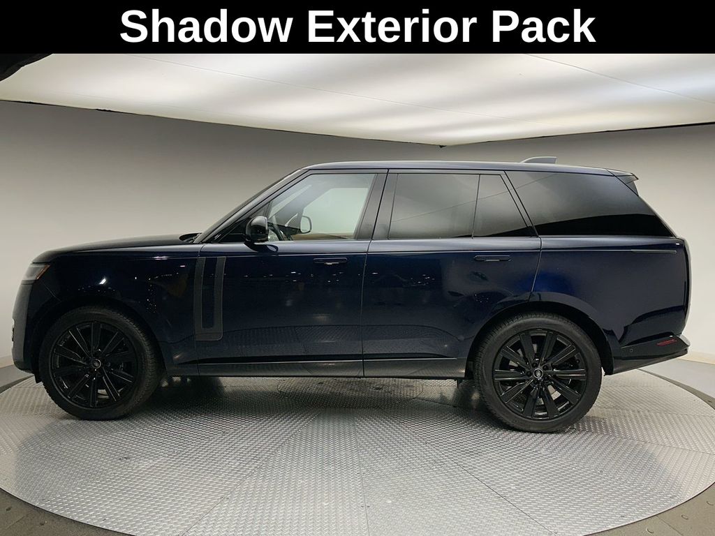 2023 Land Rover Range Rover SE 3