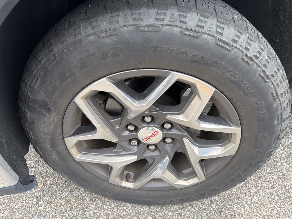 View vehicle photo 2