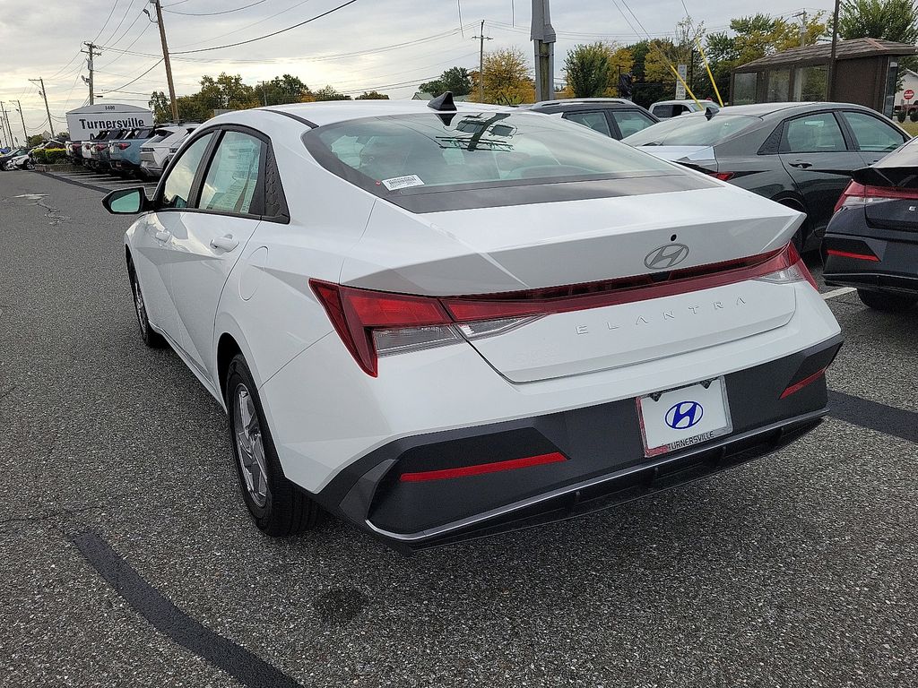 Thumbnail: 2025 Hyundai Elantra - 3