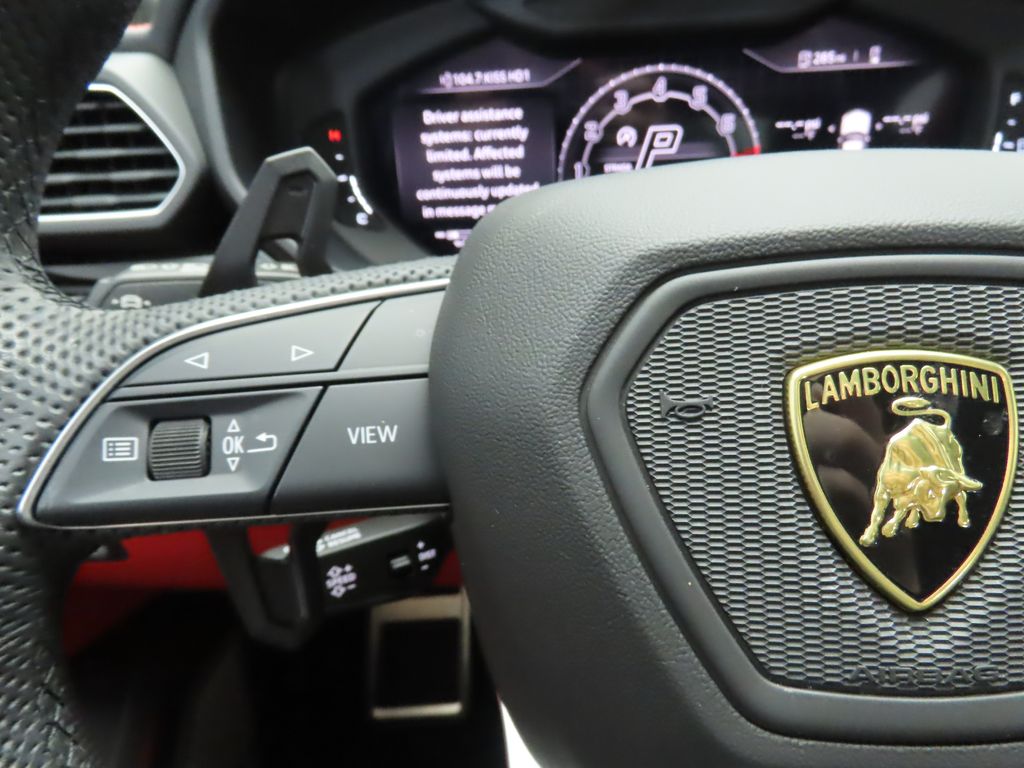 Thumbnail: 2023 Lamborghini Urus - 11