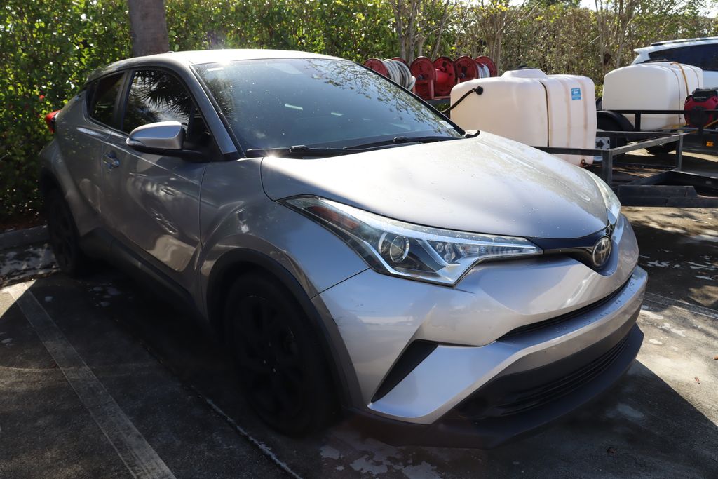 2019 Toyota C-HR LE 6