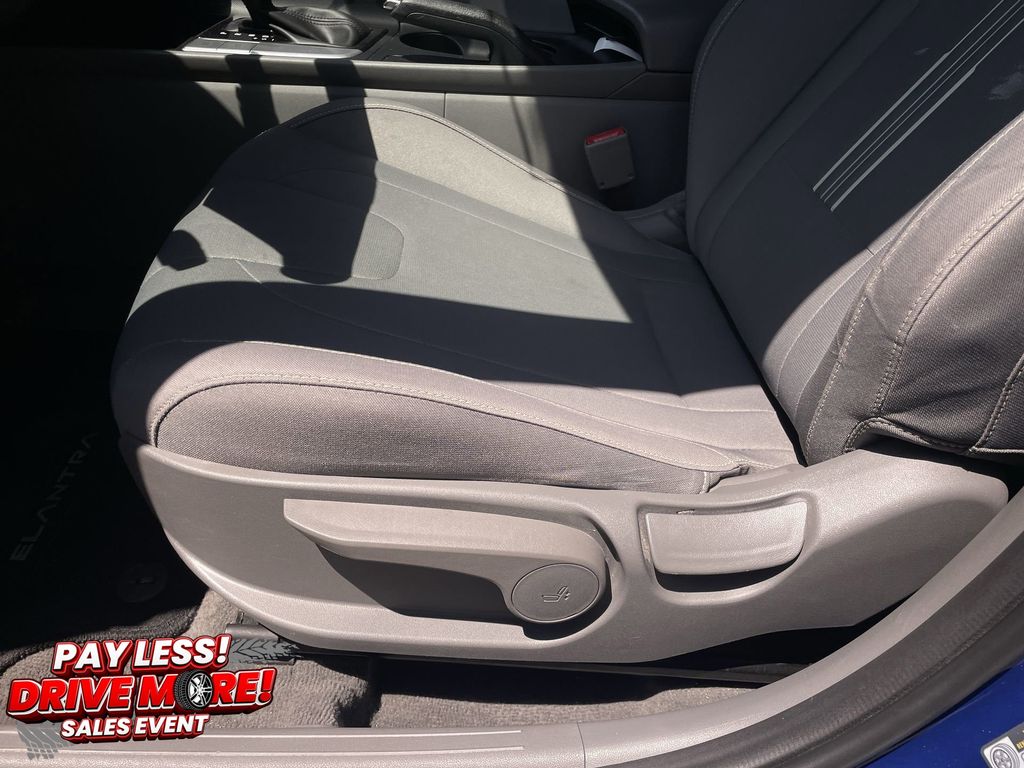 2021 Hyundai Elantra SEL - Photo 15