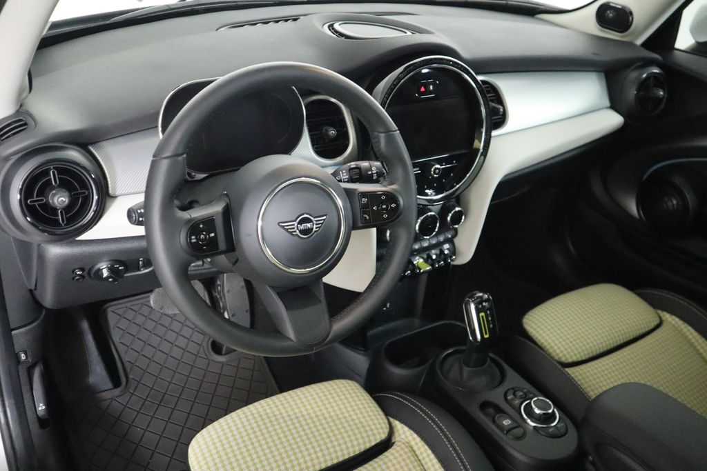 2024 MINI Cooper SE 9