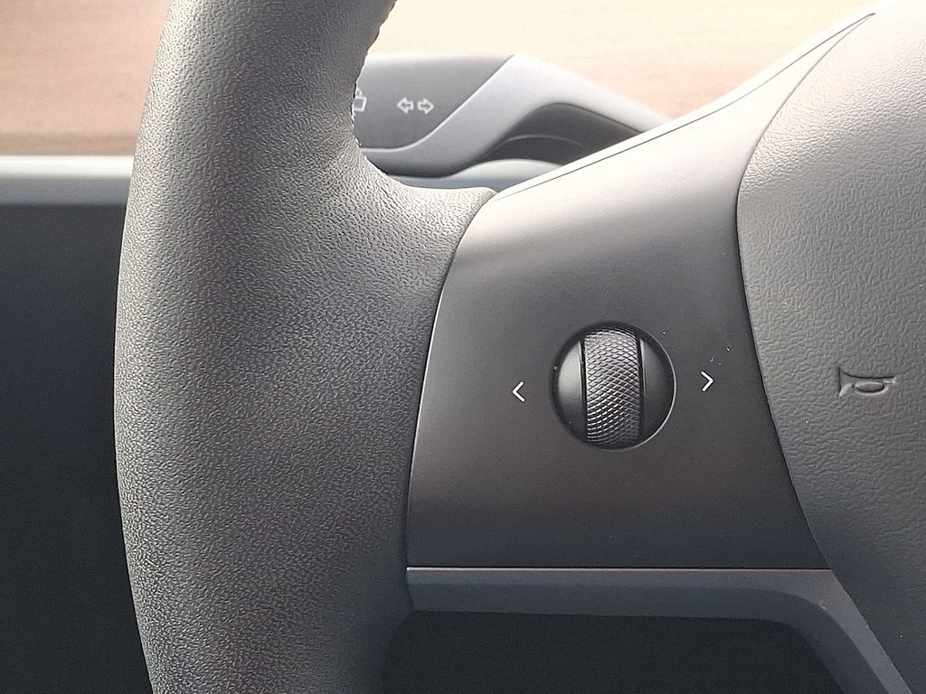 Thumbnail: 2023 Tesla Model Y - 22