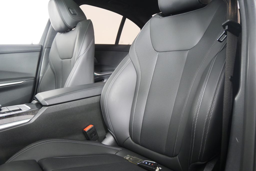 2022 BMW 3 Series 330i 11