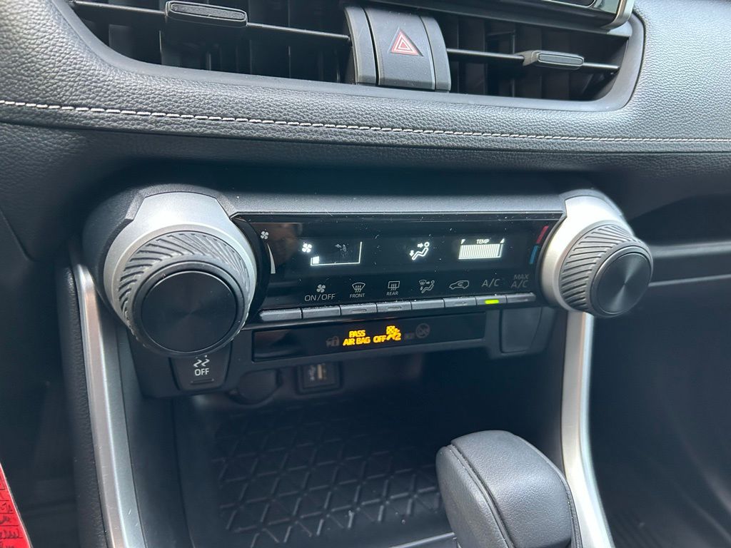 Thumbnail: 2023 Toyota RAV4 - 25