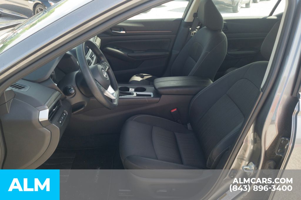 Used 2025 Gray Nissan 2.5 SV image 6