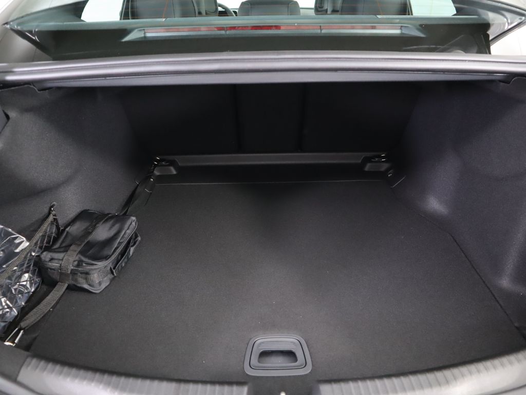 Thumbnail: 2025 Mercedes-Benz C-Class - 30