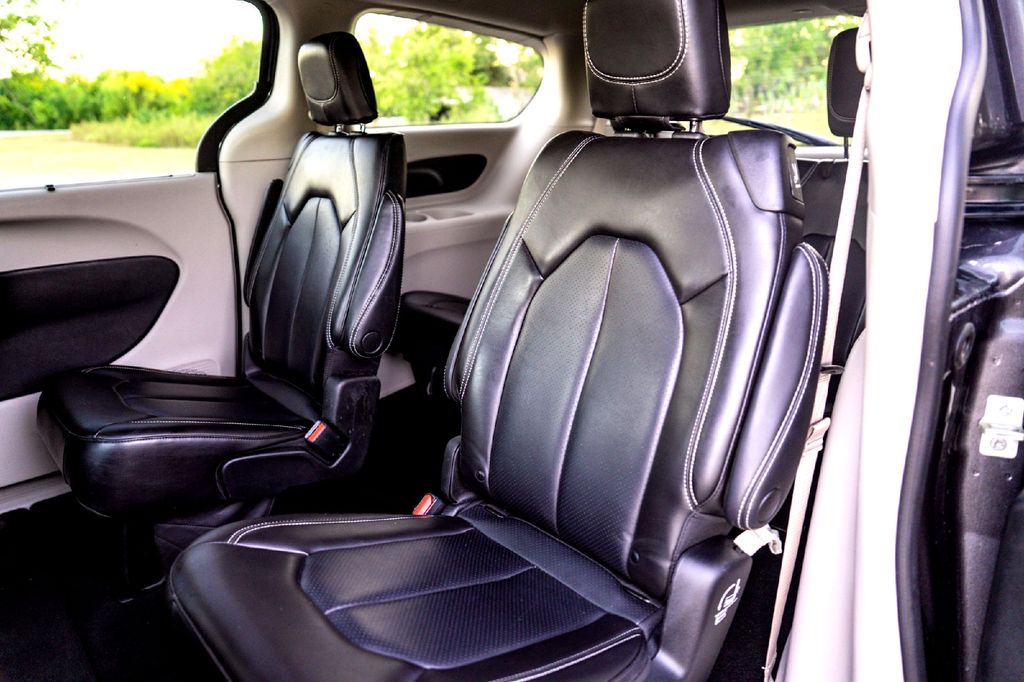 Used Car 2023 Chrysler Pacifica  Touring L For Sale Under $30,000 In Taylor, Texas