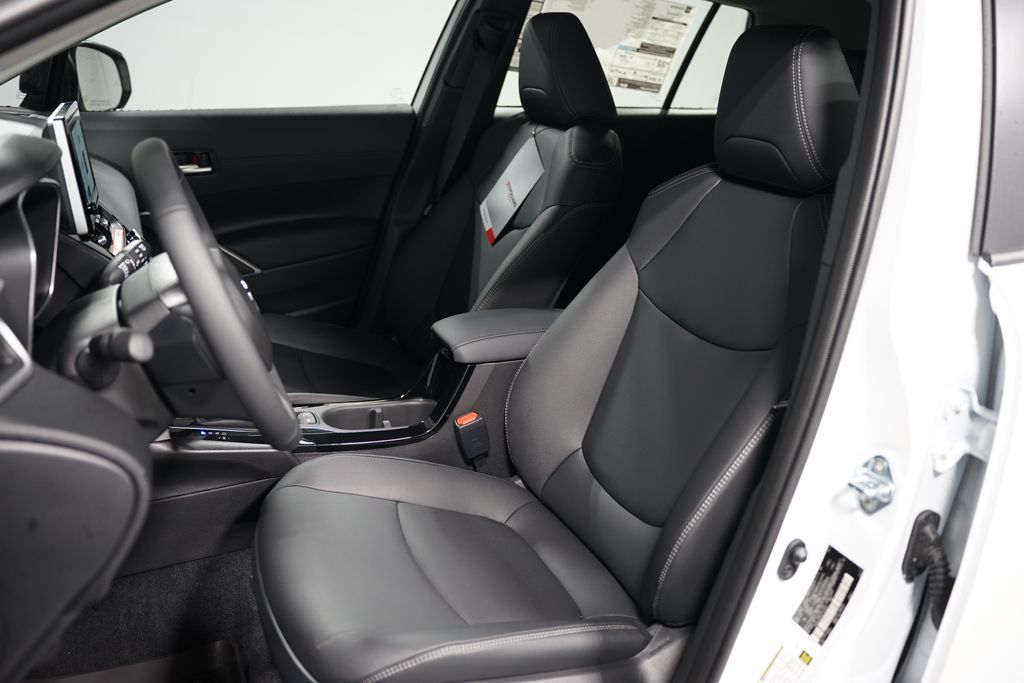 2025 Toyota Corolla Cross XLE 27