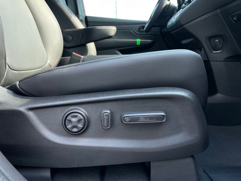 Thumbnail: 2026 Honda Odyssey - 31