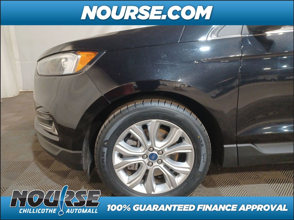2022 Ford Edge Titanium photo