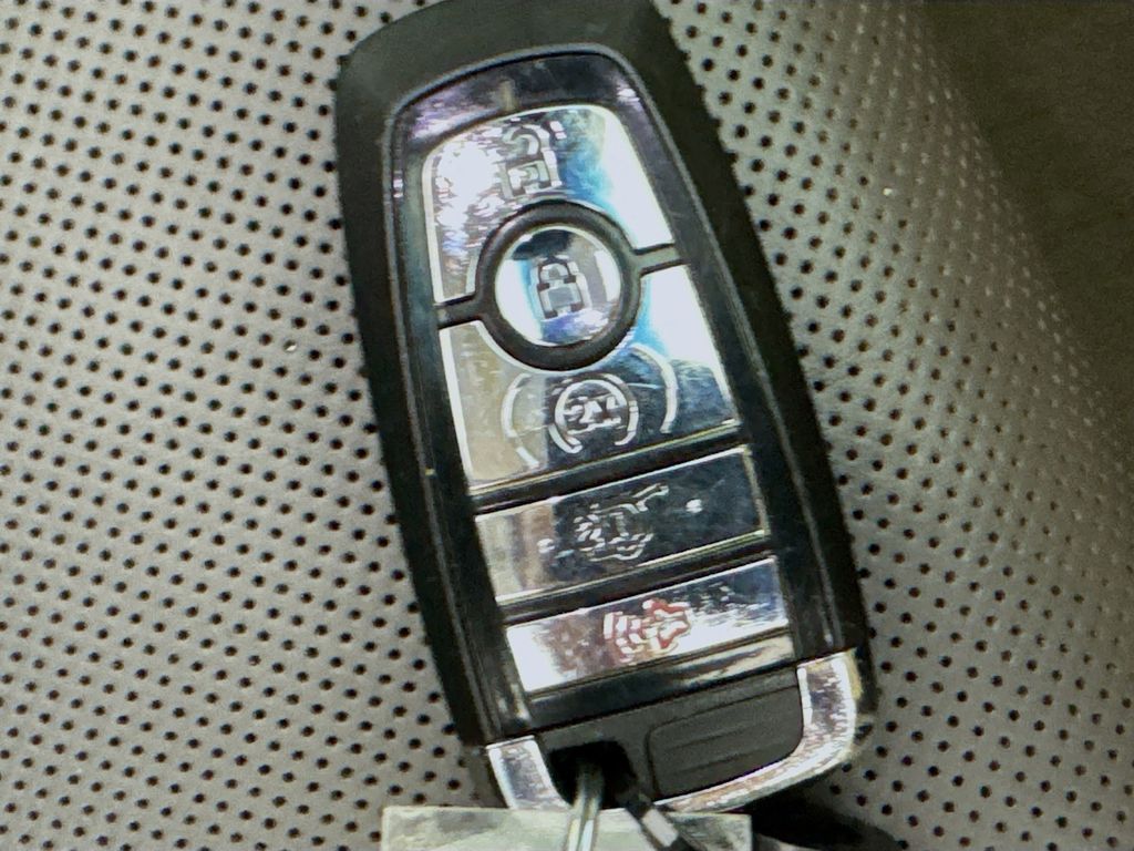 Used Car 2020 Lincoln Nautilus  Reserve For Sale Under $25,000 In Austin, Texas