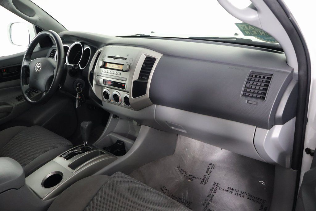 Thumbnail: 2005 Toyota Tacoma - 9